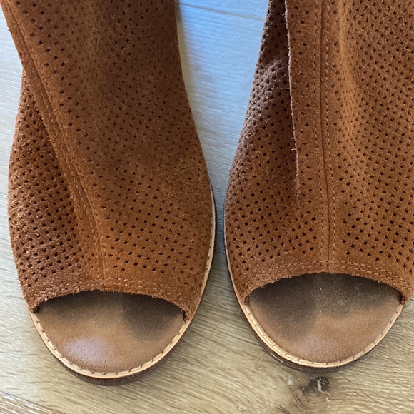 TOMS Majorca Peep Toe Bootie Women's Toe Open Shoes, Tan Suede Embossed - Picture 9 of 10